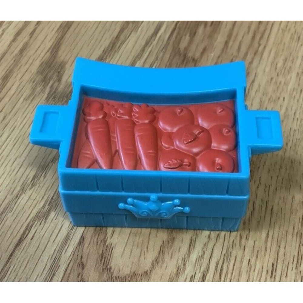 Fisher Price Little People Apple Carrot Blue Food Crate Farm Food